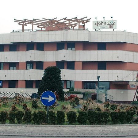 Hotel St John Дезио Экстерьер фото