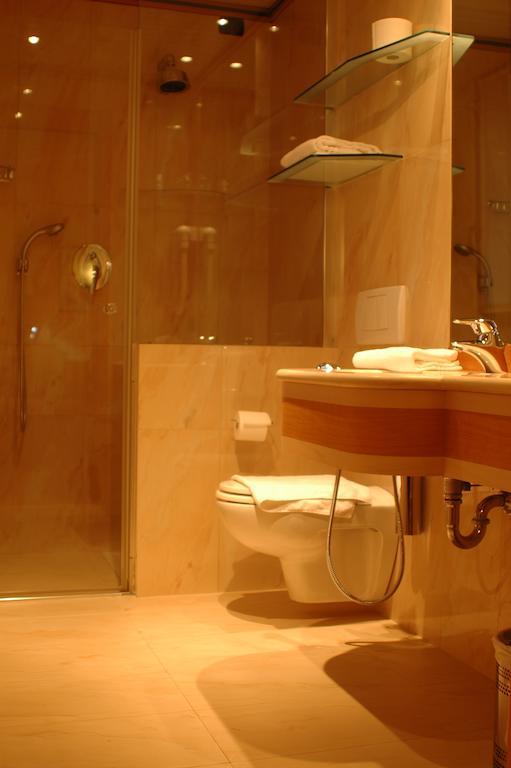 Hotel St John Дезио Номер фото
