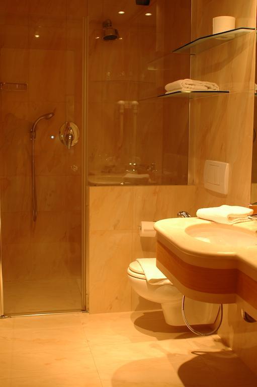 Hotel St John Дезио Экстерьер фото