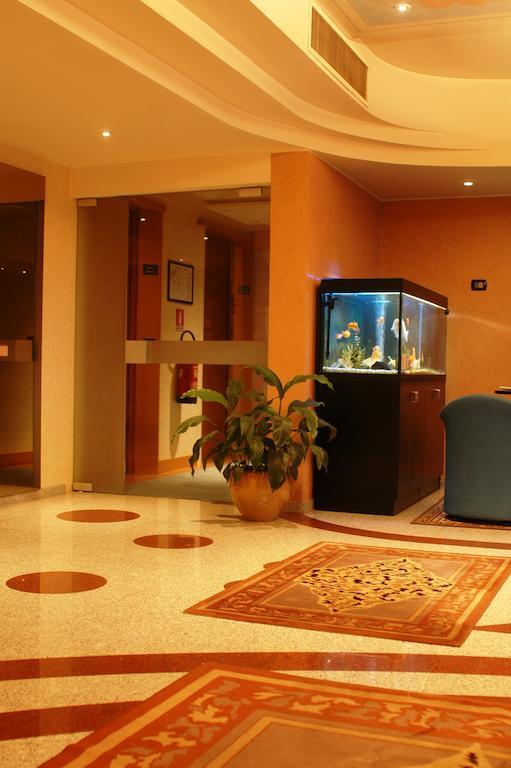 Hotel St John Дезио Экстерьер фото