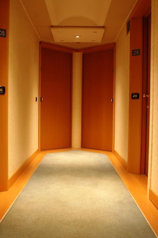 Hotel St John Дезио Экстерьер фото